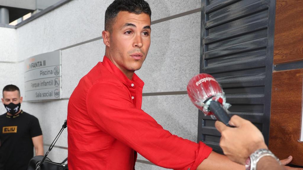 Kiko Jiménez dice conocer la identidad del supuesto futbolista que escribe a Sofía.