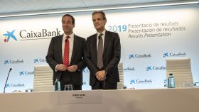 Jordi Gual, presidente de CaixaBank, y Gonzalo Gortázar, consejero delegado de la entidad.