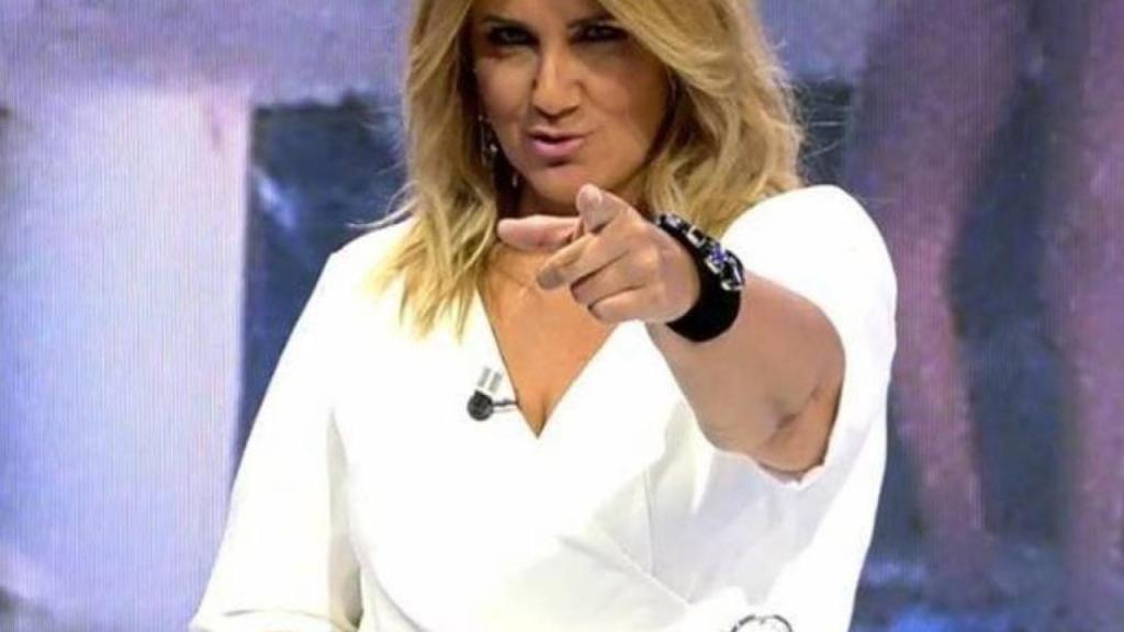 Carlota podría acabar con su problema de hiperhidrosis palmar con una intervención quirúrgica.
