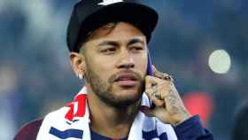 Neymar llama a Messi para pedirle que fiche por el PSG