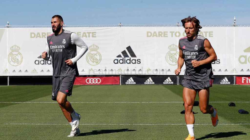Karim Benzema y Luka Modric en el primer entrenamiento del Real Madrid