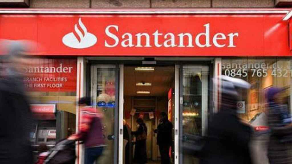 Un sucursal de Banco Santander en una imagen de archivo.