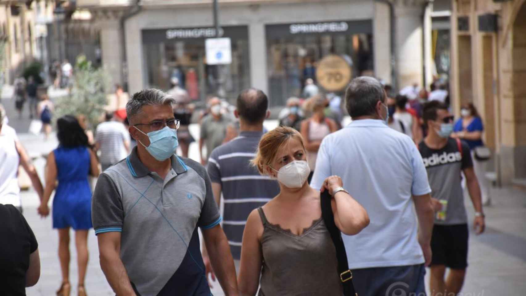 gerente adverbio Paradoja Casi un centenar de denuncias en Salamanca por no llevar mascarilla durante  la última semana