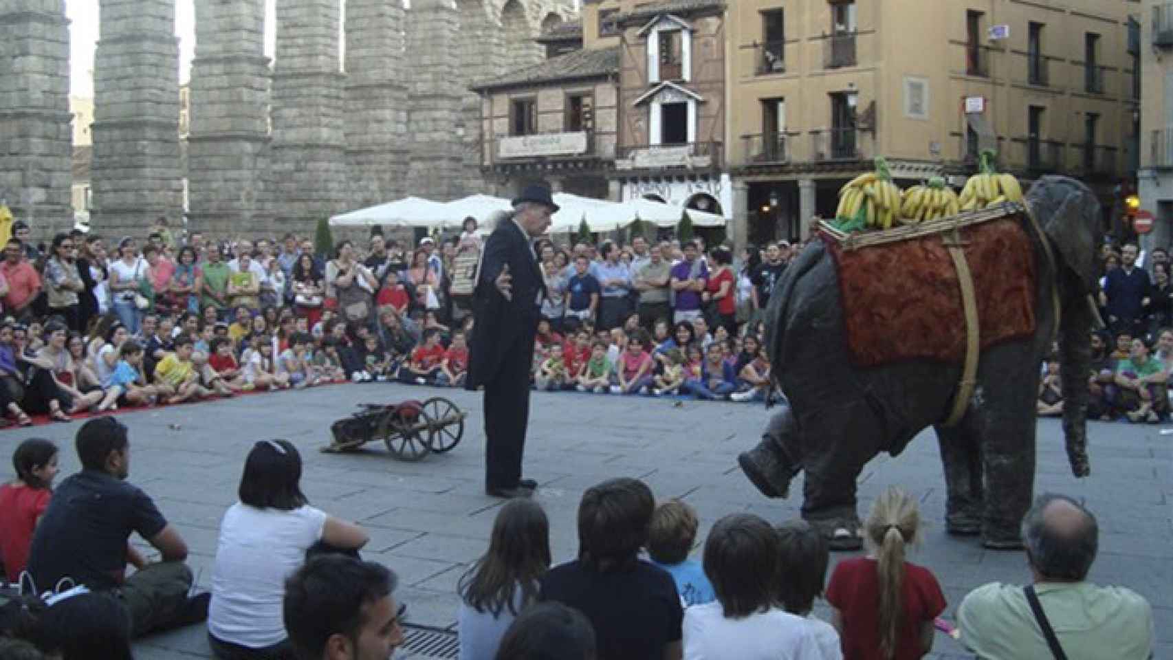 Segovia-Titirimundi-exito-titeres-publico