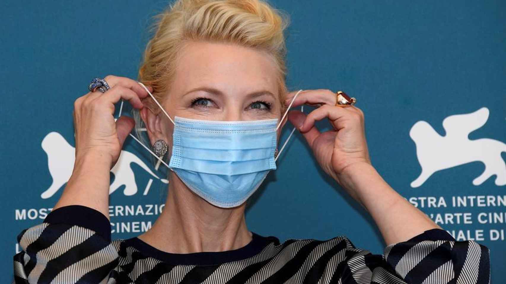 Cate Blanchett con su mascarilla.