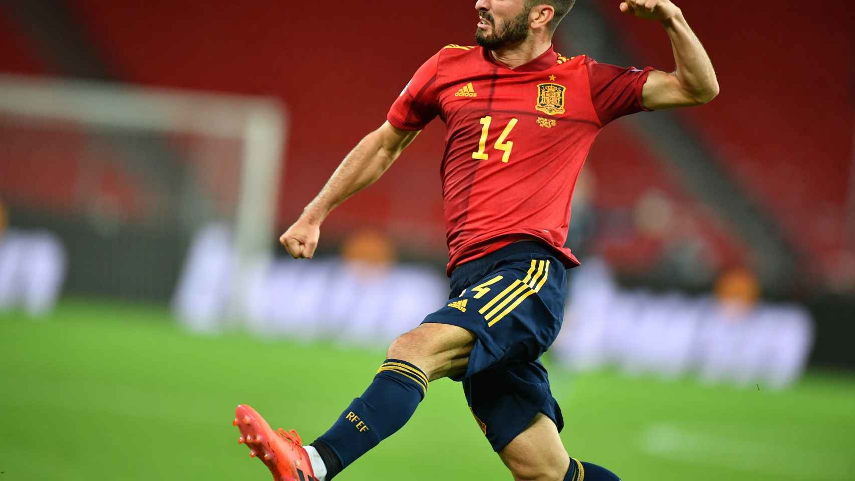 Gayà celebra su gol con España