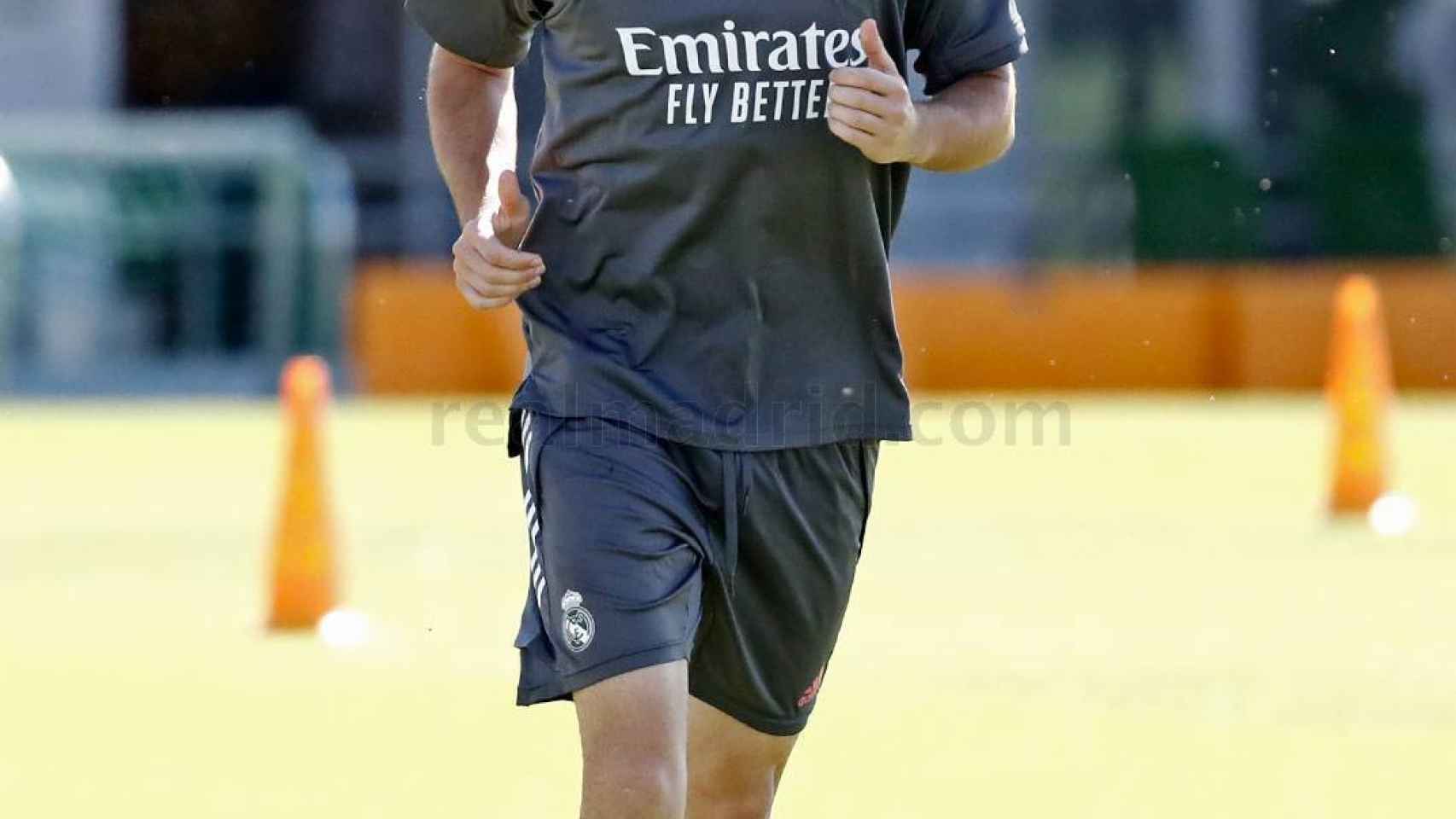 Alvaro Odriozola en su primer entrenamiento con el Madrid