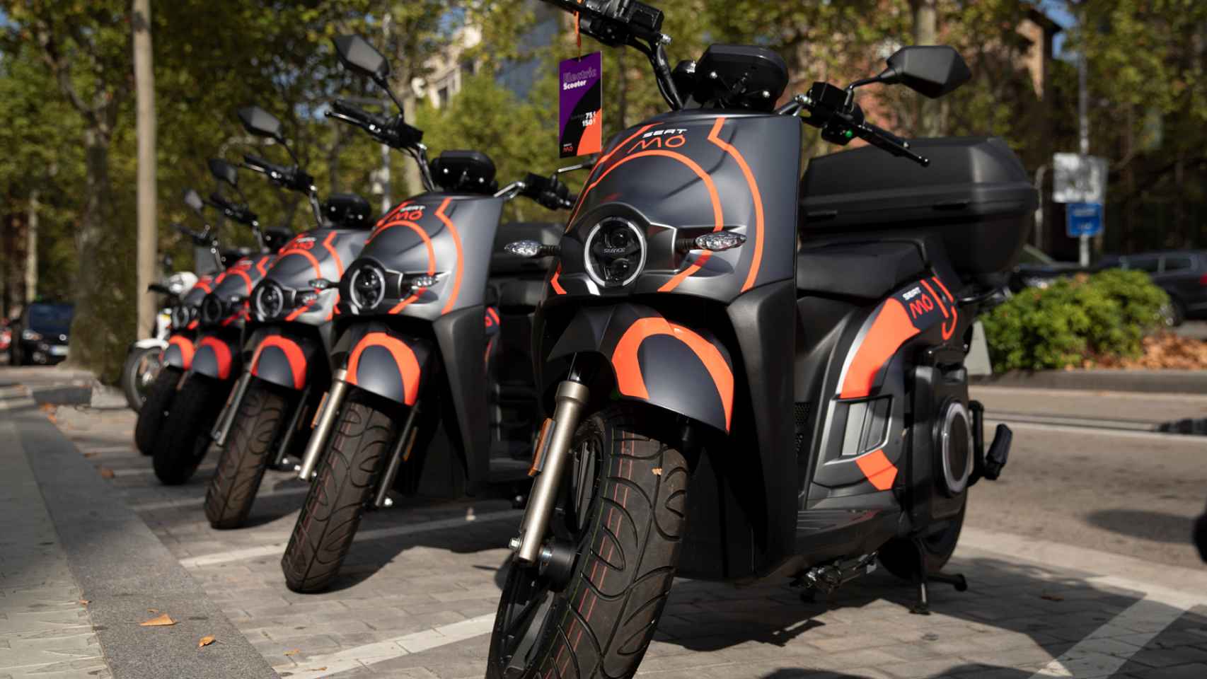 El servicio de moto compartida de Seat por el momento ha empezado en Barcelona.