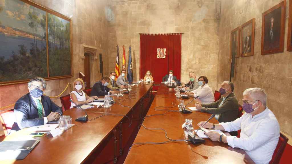 Celebración de la Mesa de diálogo social en la sede de la Presidencia del Govern balear, en Palma de Mallorca,.