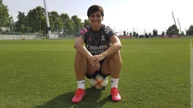 Marta Corredera en el campo de Valdebebas