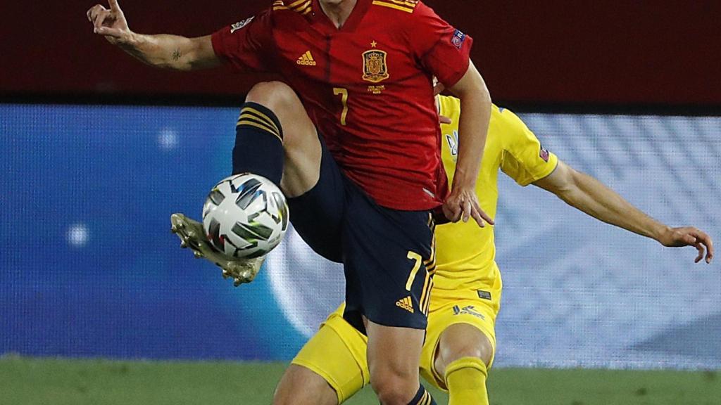 Dani Olmo en el partido de España contra Ucrania