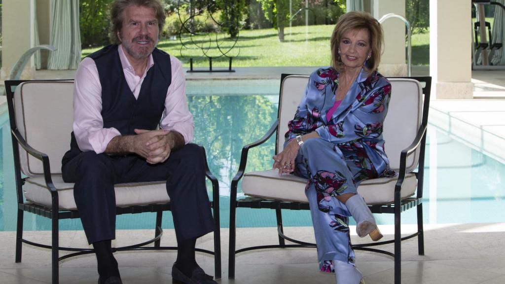 María Teresa Campos en una imagen tomada en la piscina de su casa de Las Rozas.