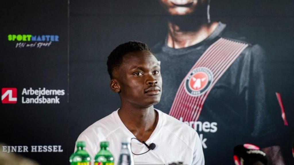 La presentación de Pione Sisto