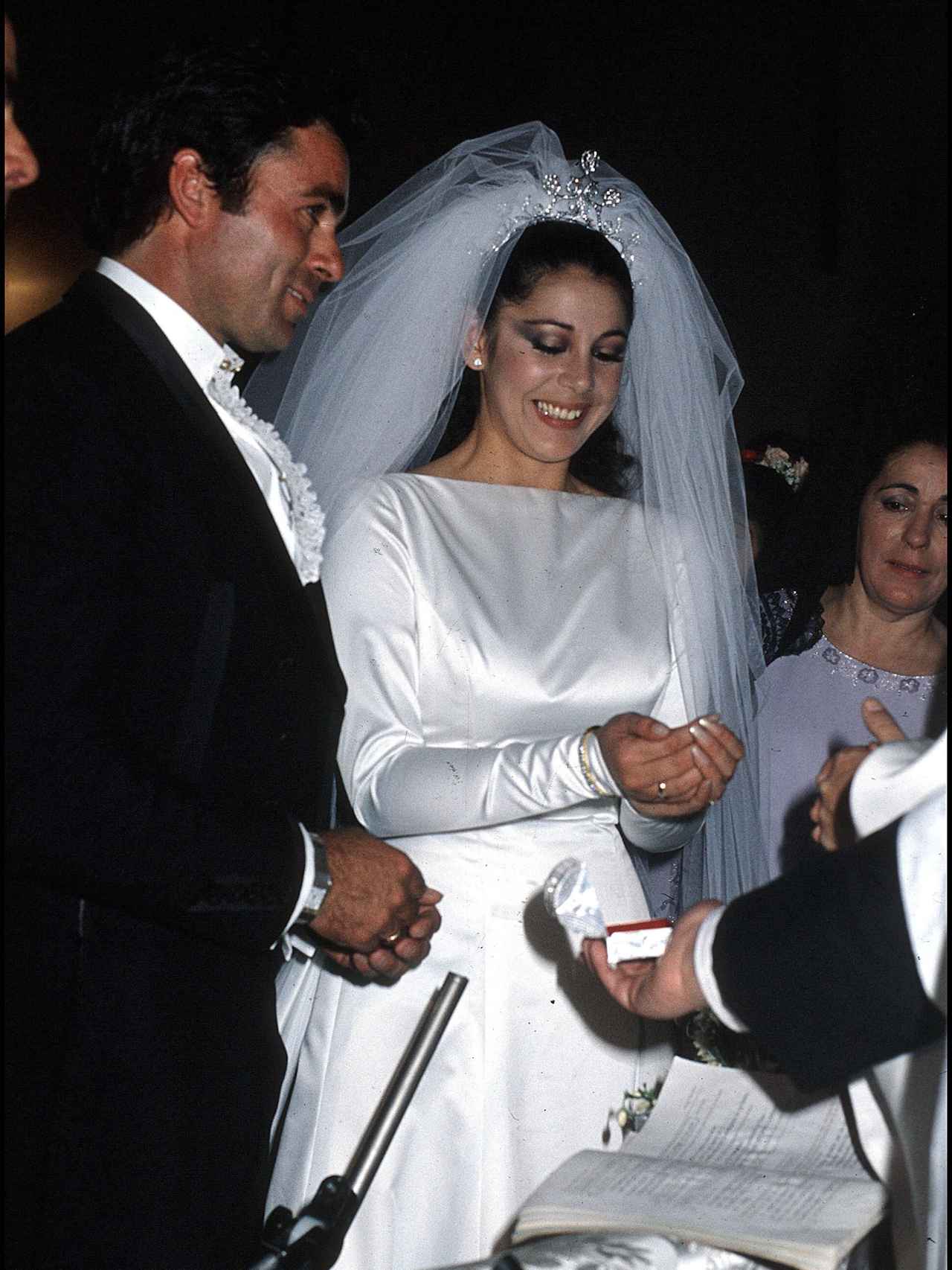 Paquirri e Isabel Pantoja el día de su boda.