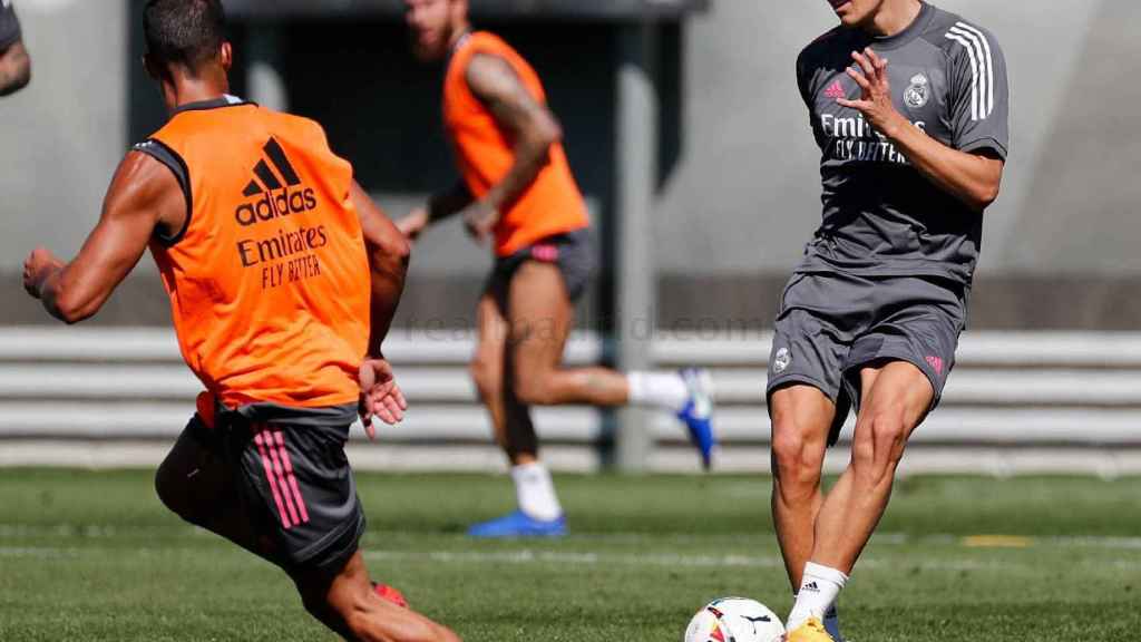 Odegaard durante el entrenamiento del Real Madrid