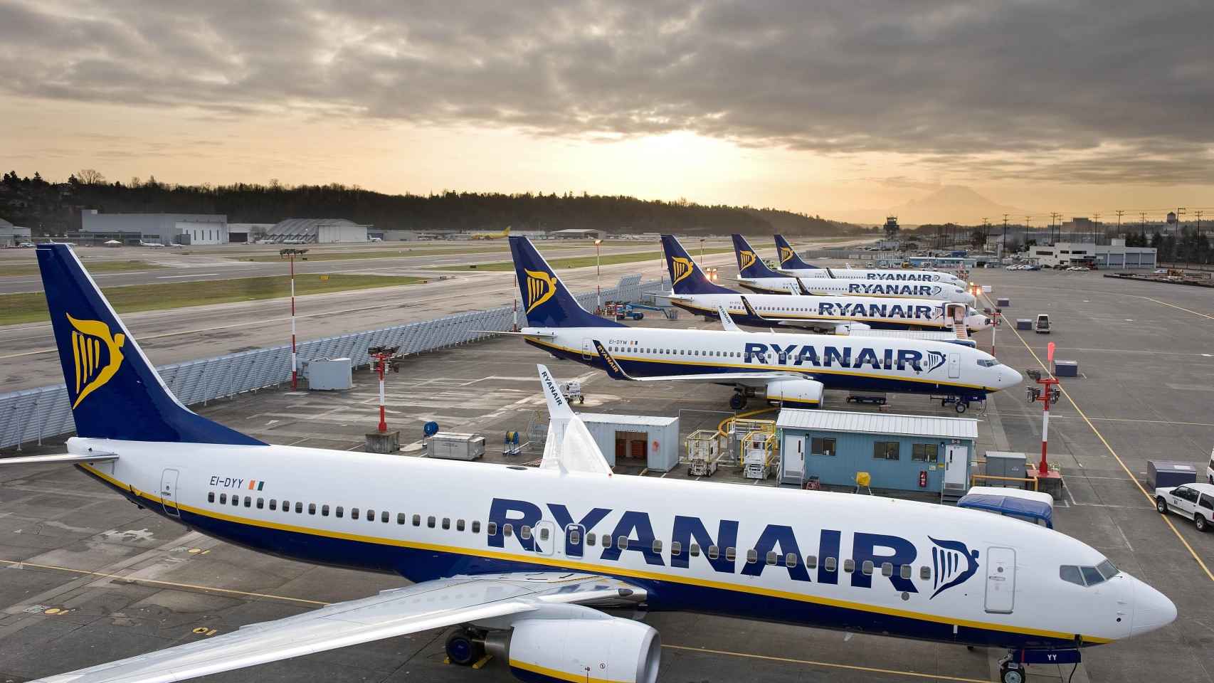La compañía afrontará este viernes una nueva huelga europea con 64 vuelos cancelados en España