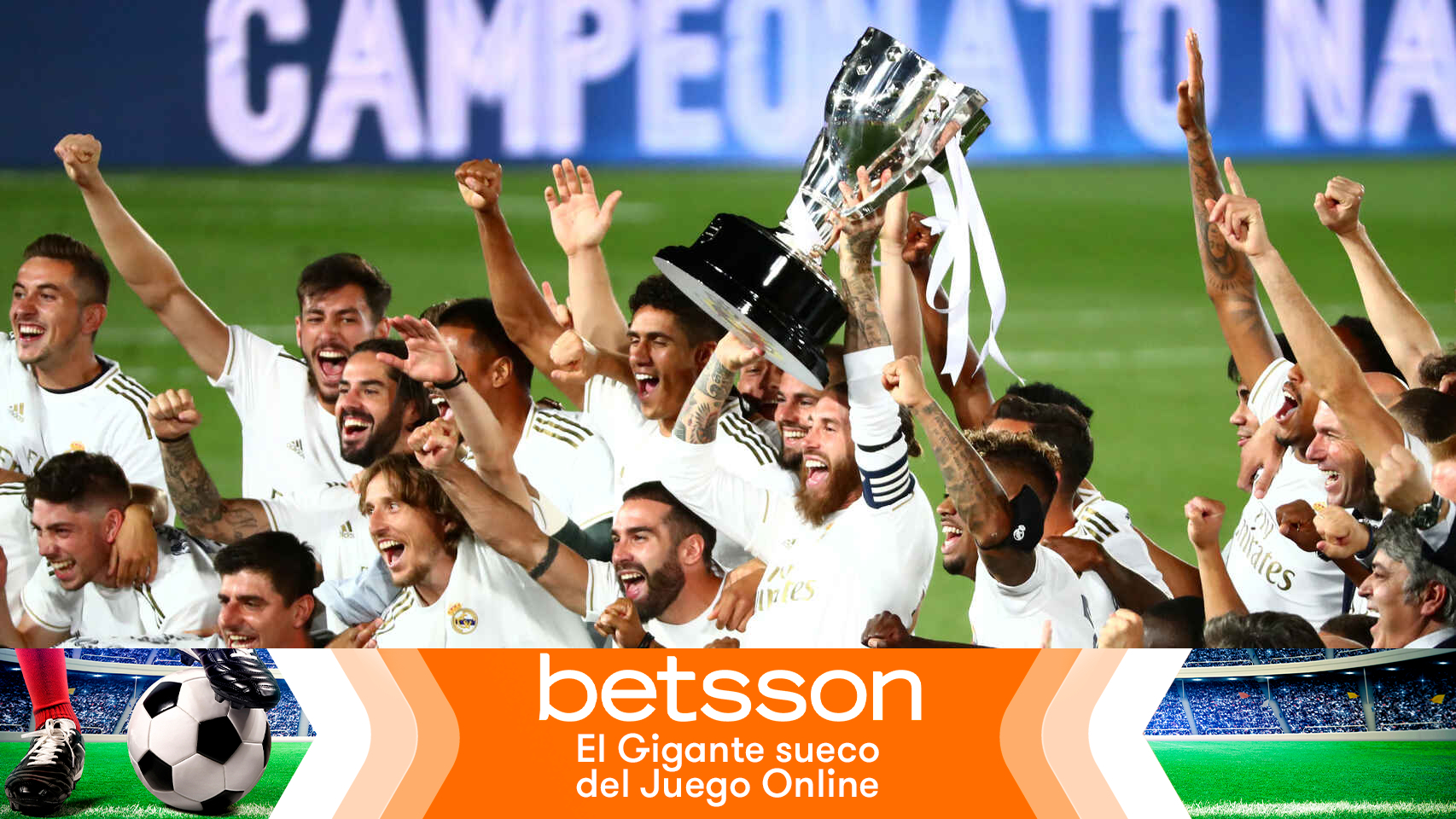 Los jugadores del Real Madrid levantan el título de La Liga en un fotomontaje para Betsson
