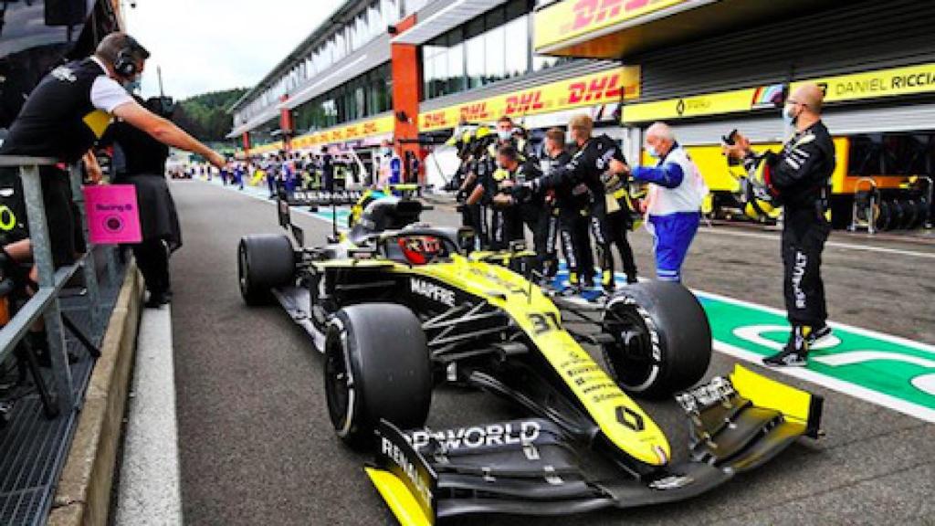 El equipo Renault celebra una buena carrera de sus pilotos