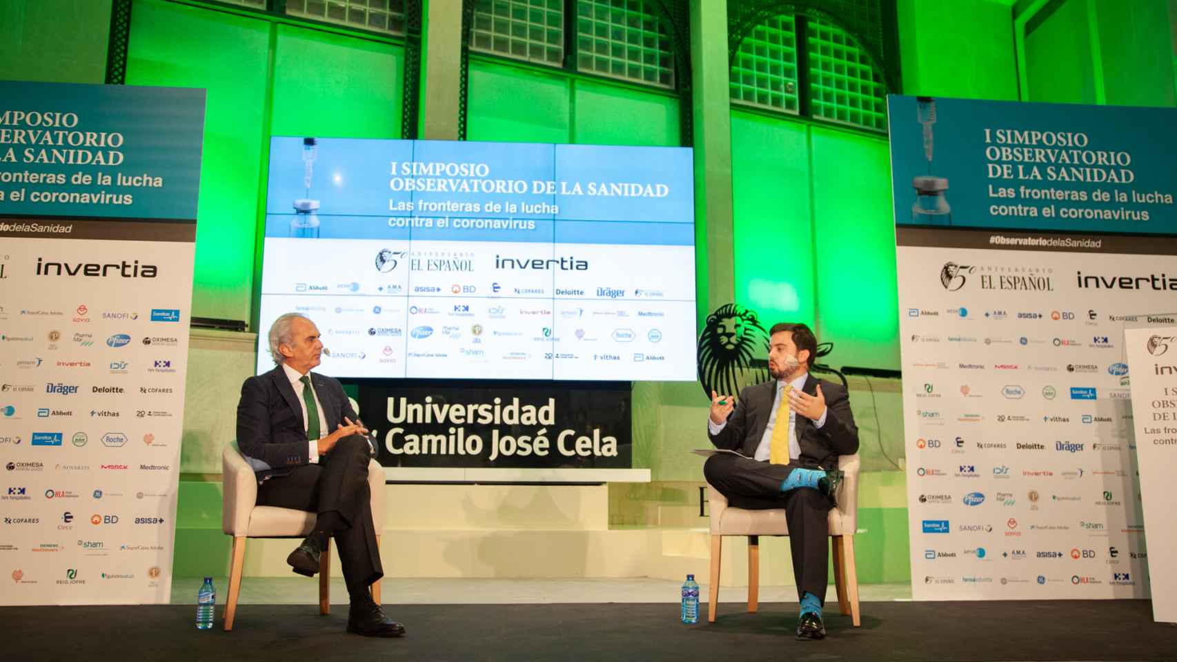 Enrique Ruiz-Escudero, consejero de Sanidad de Madrid, y Arturo Criado, redactor jefe de Invertia.