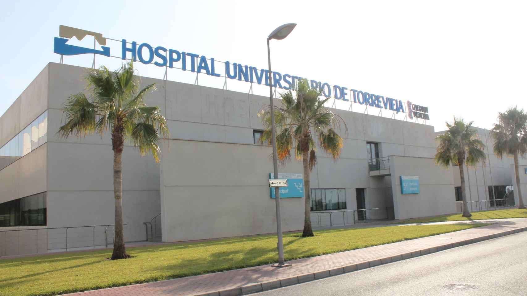 Vista del Hospital de Torrevieja. EE