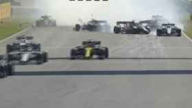 Carlos Sainz, fuera de la carrera tras un accidente múltiple en el GP de Toscana