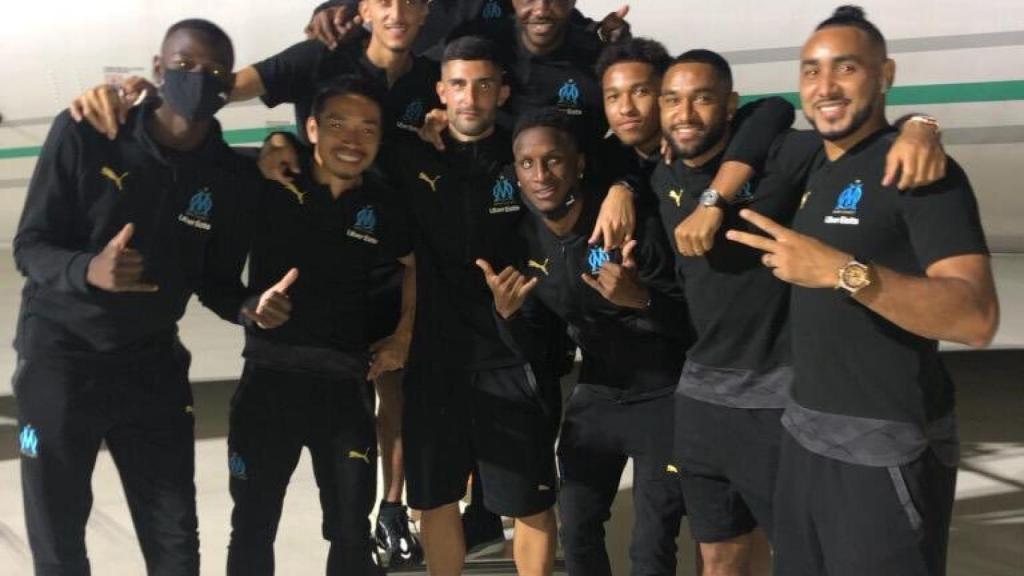 Álvaro González junto a sus compañeros del Olympique de Marsella