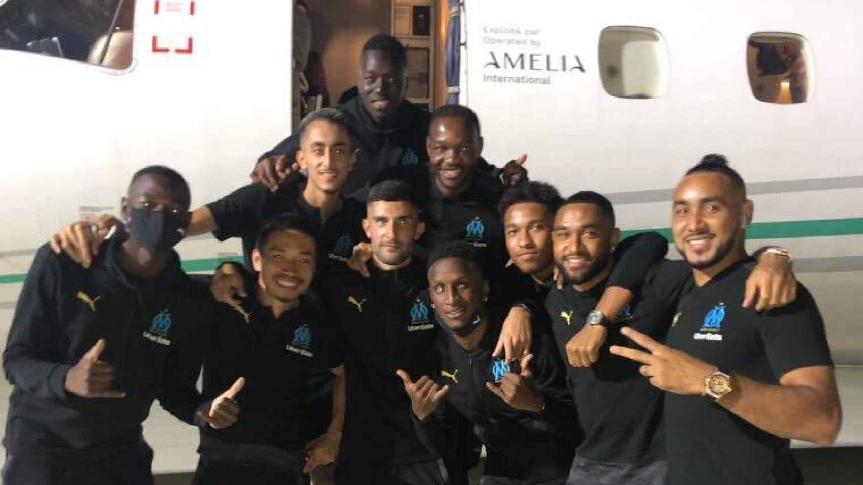 Álvaro González junto a sus compañeros del Olympique de Marsella