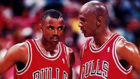 Craig Hodges y Michael Jordan cuando eran compañeros en los Bulls. Foto: CBS Sports