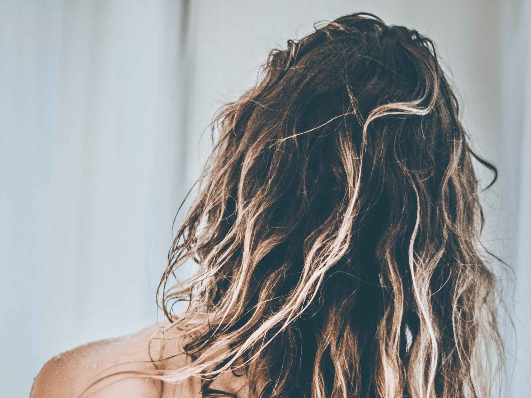 ¿Cada cuánto debes lavarte el pelo?: la pregunta que siempre te haces, ya tiene respuesta.