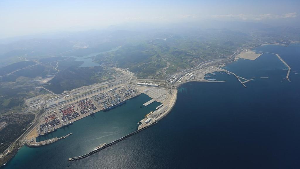 Vista aérea del puerto Tánger Med.