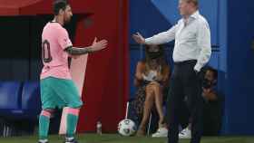 Saludo entre Messi y Ronald Koeman