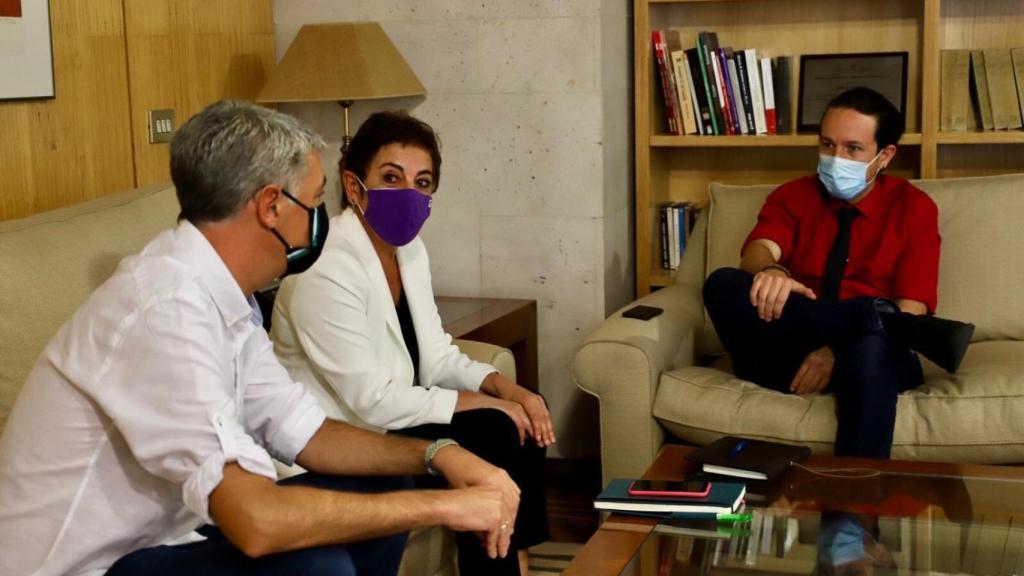 Reunión del vicepresidente segundo, Pablo Iglesias, con Oskar Matute y Mertxe Aizpurua, portavoces de de Bildu.