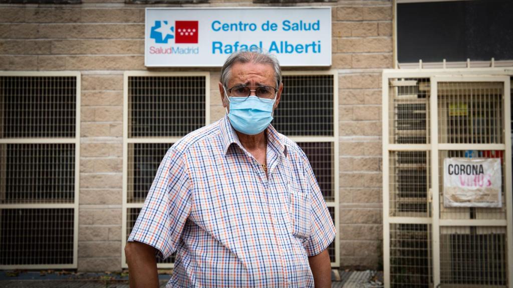 Juan, indignado por cómo funciona la atención primaria, carga contra Ayuso.