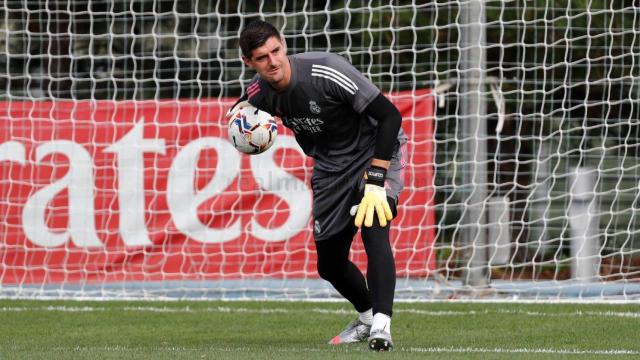 Thibaut Courtois en un entrenamiento con el Real Madrid