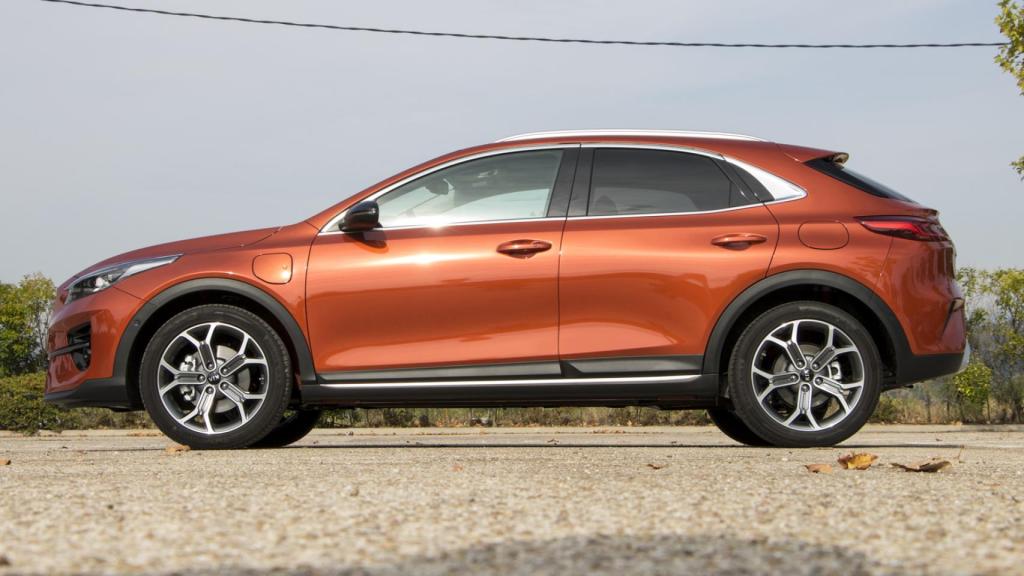 Destaca por su línea de diseño coupé.