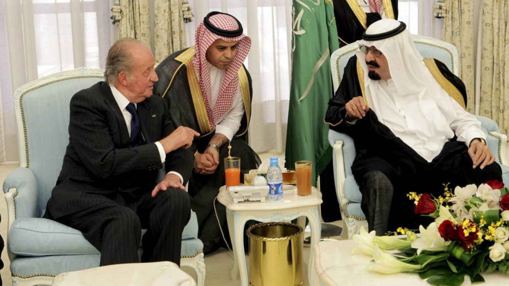 Juan Carlos I, en su viaje en 2012 a la ciudad saudí de Taif para expresar su pésame al rey de Arabia Saudí.