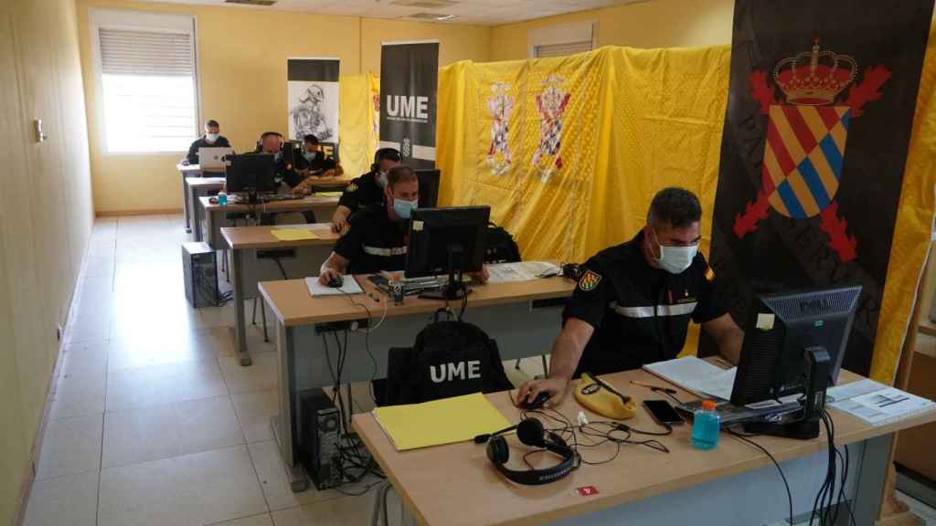 Rastreadores de la UME trabajan desde la base de Morón de la Frontera (Sevilla).