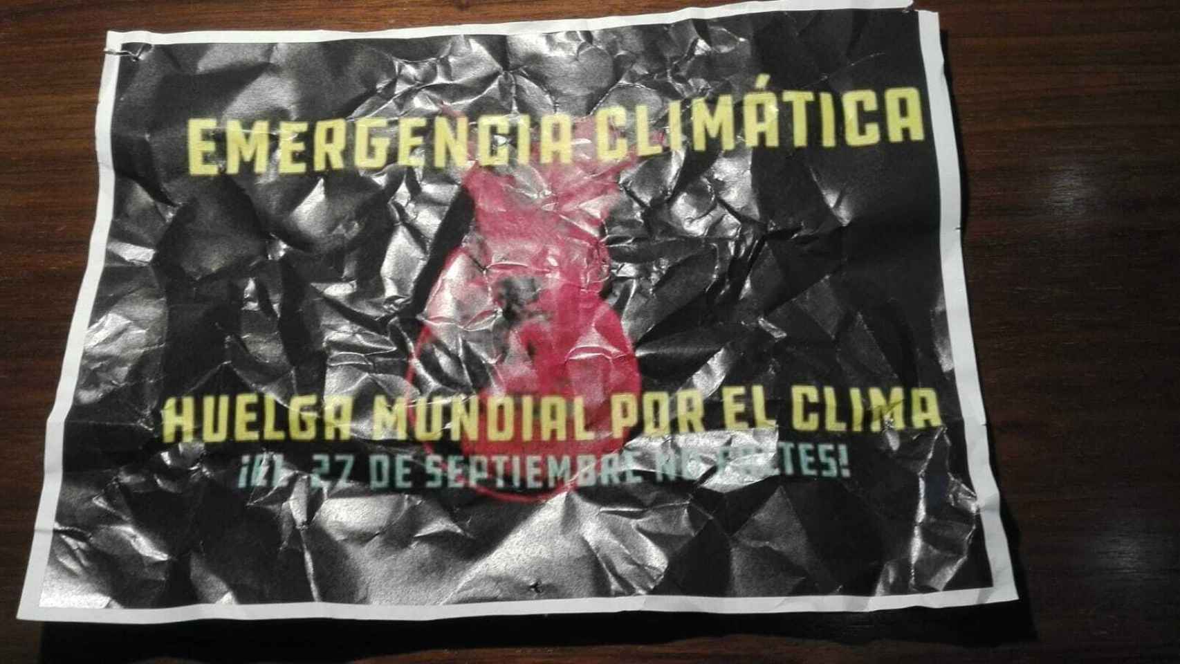 Carteles de CGT que el parlamentario de Vox Rodolfo Alonso supuestamente quitó del tablón de anuncios.