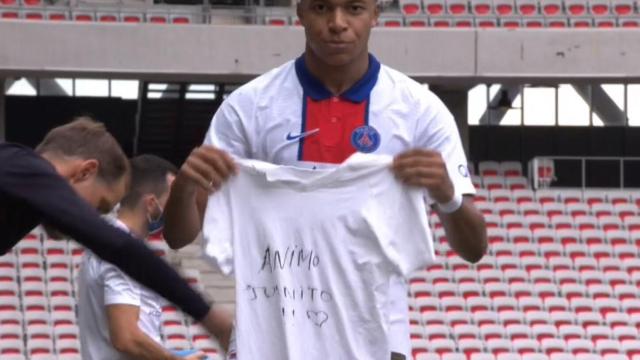 La dedicatoria de Mbappé a Bernat