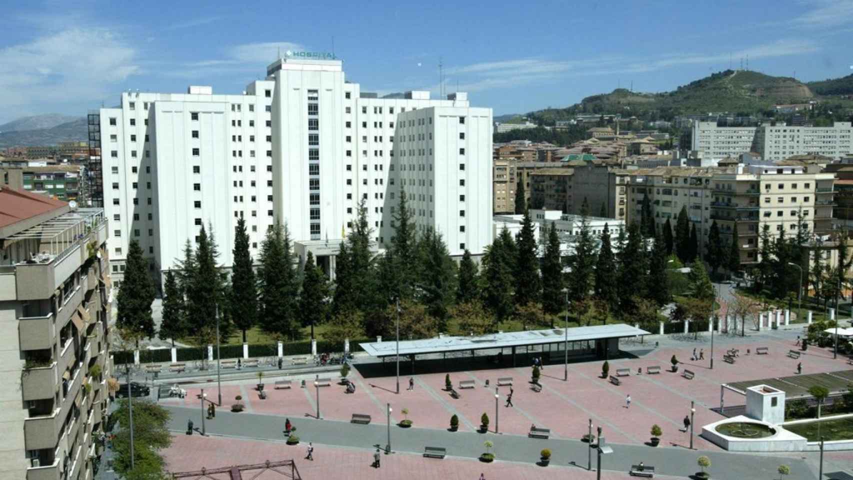 El Hospital Virgen de las Nieves es considerado el mejor en cirugía de toda Andalucía