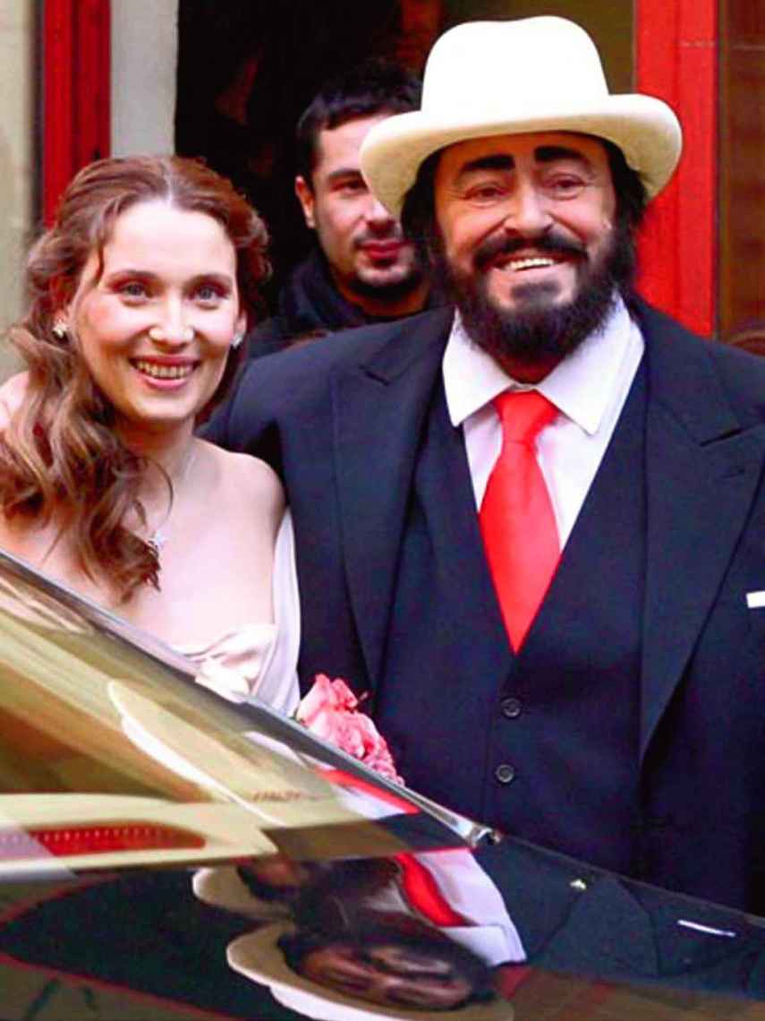 Nicoletta Mantovani y Luciano Pavarotti, el día de su boda.