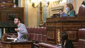 El diputado de la CUP, Albert Botrán, interviene en la sesión del pleno del Congreso de los Diputados celebrada este martes en Madrid.