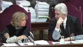 Consuelo Madrigal y Fidel Cadena, en el juicio del 'procés'./