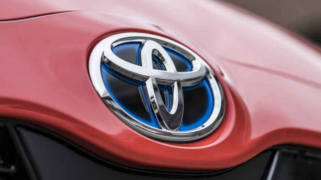 Entre Toyota y Lexus venden cerca de 70.000 coches híbridos en España al año.