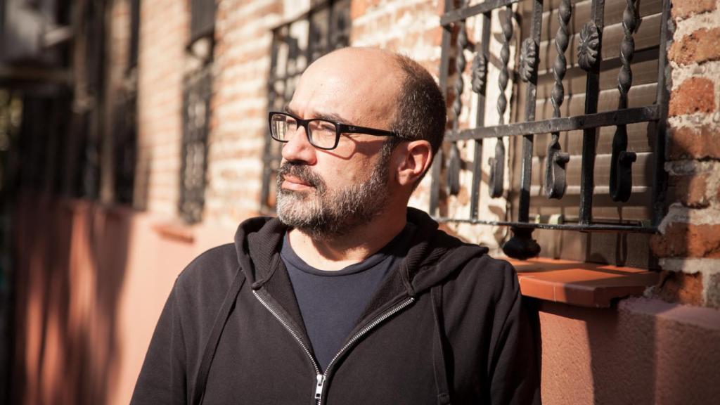 Alberto Olmos.