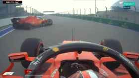 Leclerc a punto de impactar con Vettel