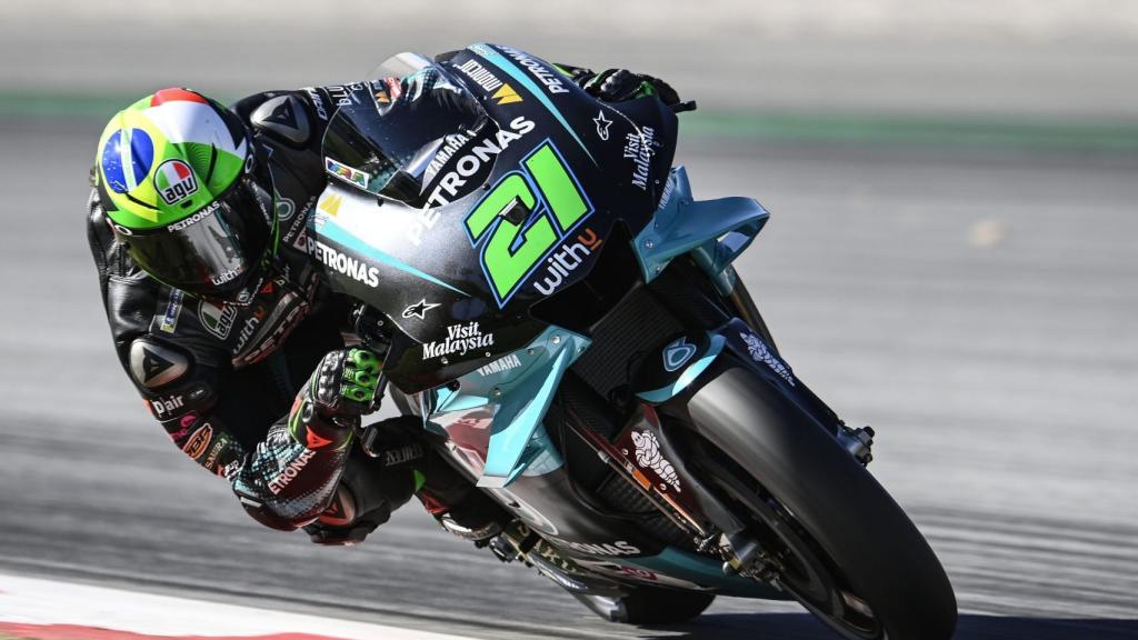 Franco Morbidelli pilota su Yamaha YZR-M1, en el circuito de Barcelona-Cataluña.