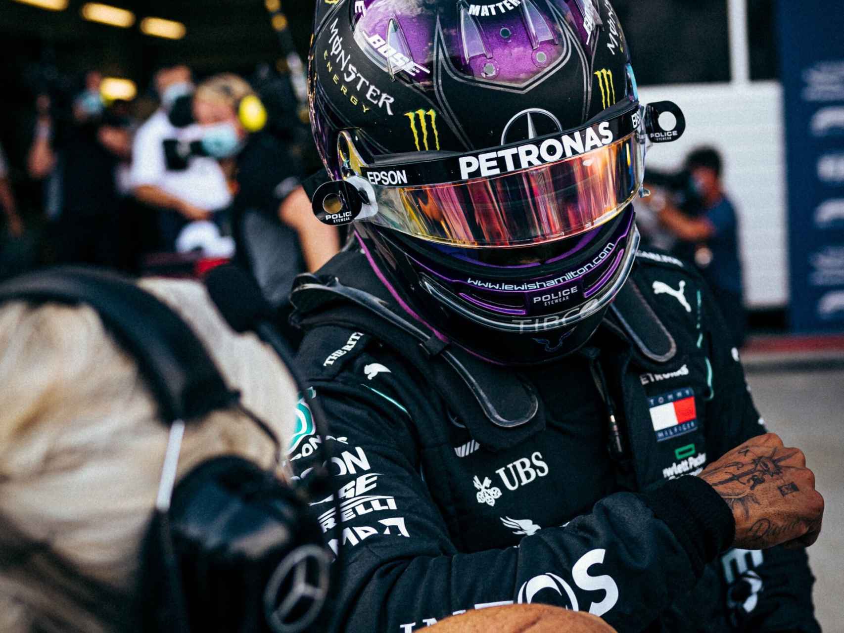 Hamilton tras lograr la pole en Rusia