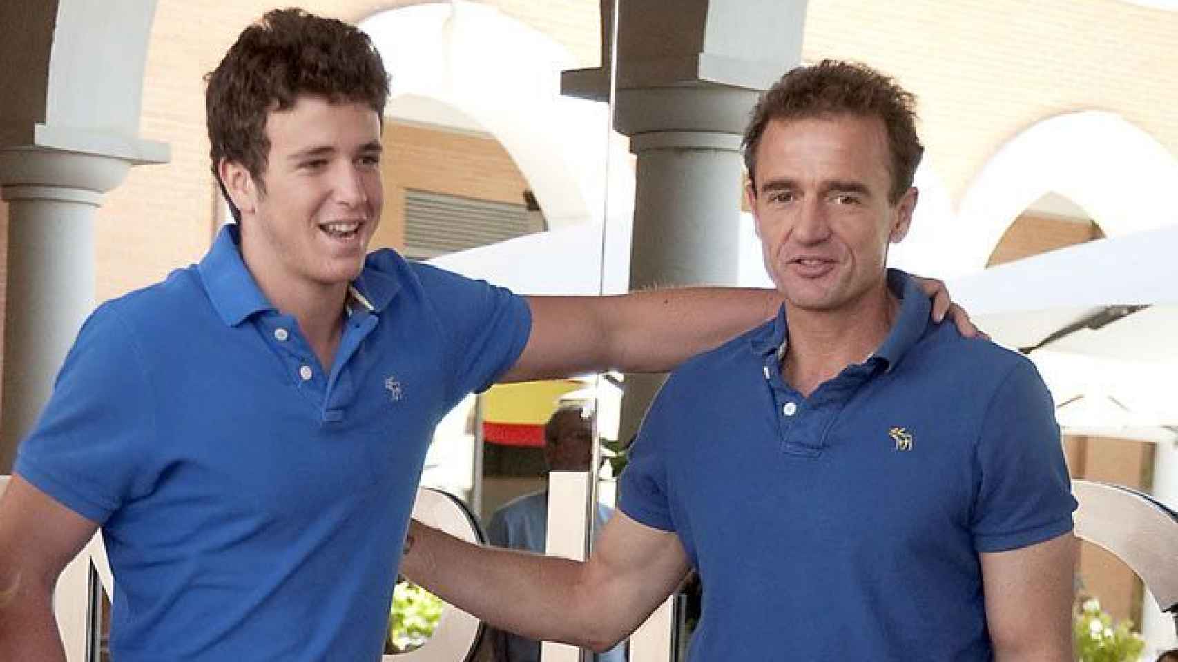 Alessandro Lequio junto a su hijo, el día que Álex cumplió 18 años.