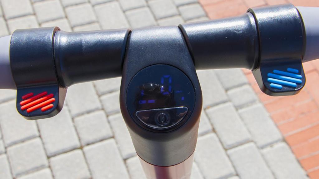 Pantalla donde se muestra la velocidad y la autonomía.